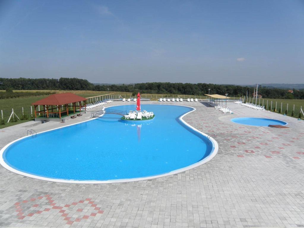 Hotel Bazeni Baikal Topola Exteriér fotografie