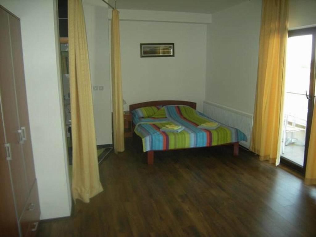 Hotel Bazeni Baikal Topola Pokoj fotografie