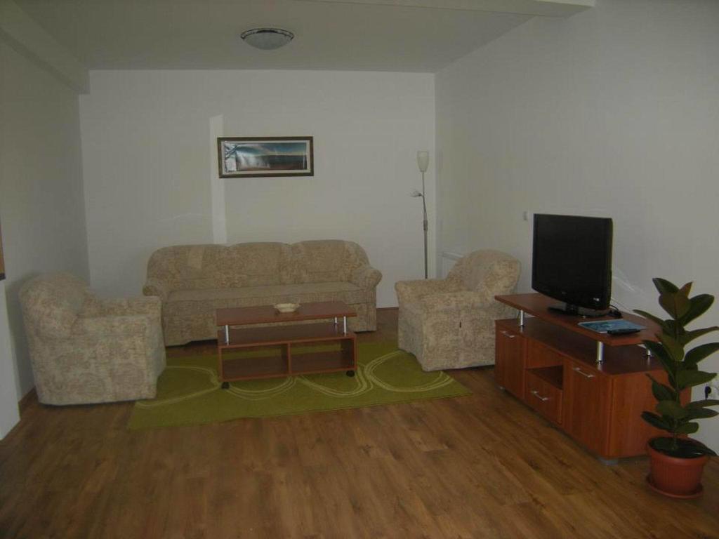 Hotel Bazeni Baikal Topola Exteriér fotografie