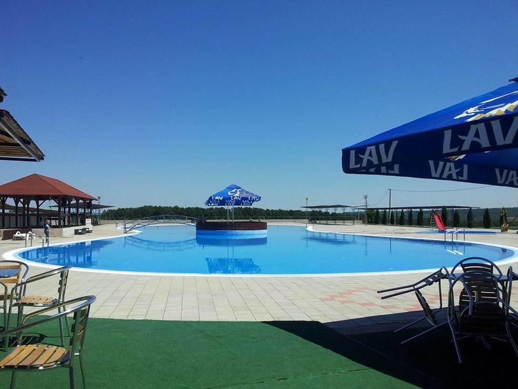 Hotel Bazeni Baikal Topola Exteriér fotografie